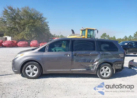 2014 Toyota Sienna L V6 7 Passenger z USA, uszkodzony, nr VIN 5TDZK3DC6ES429641
